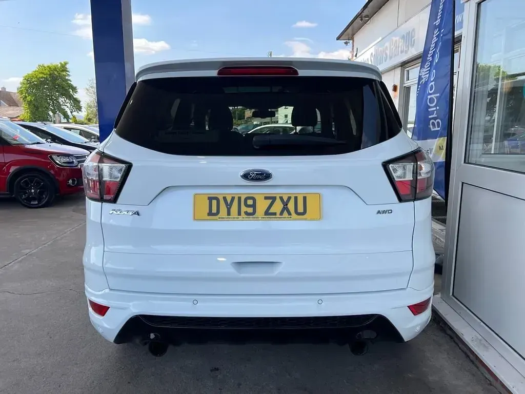 Used Ford Kuga ST-Line 180 HP (132 kW) 2019 White SUV