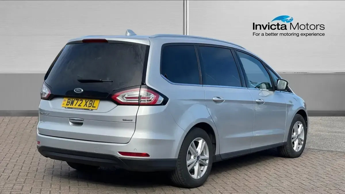 Usado Ford Galaxy Titanium 190 CV (139 kW) 2023 Plateado Monovolumen