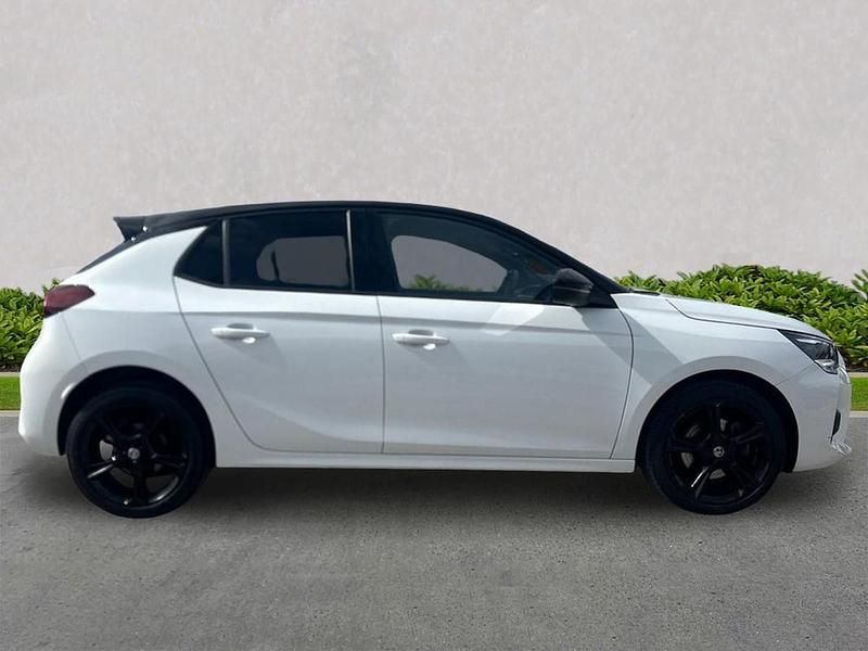 Second-hand Vauxhall Corsa GS Line 130 CP (95 kW) 2022 Alb Hatchback