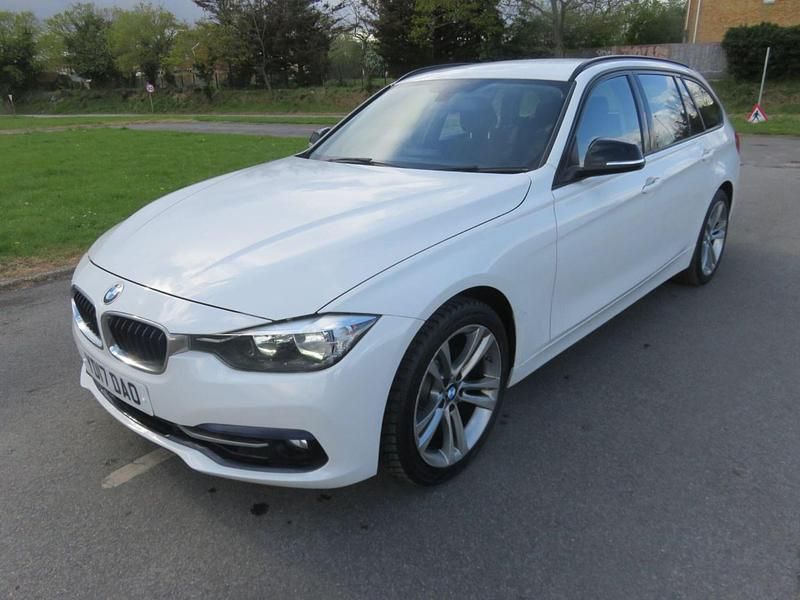Begagnad BMW 318 Sport Line 2017 Vit Kombi