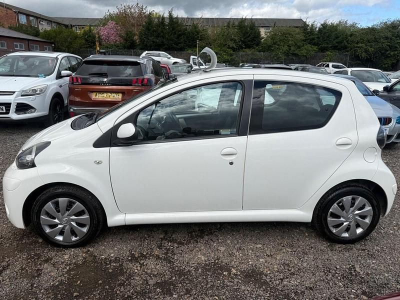 Used Toyota Aygo 2013 White Hatchback