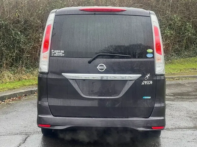 Used Nissan Serena 2012 Black amethyst metallic MPV