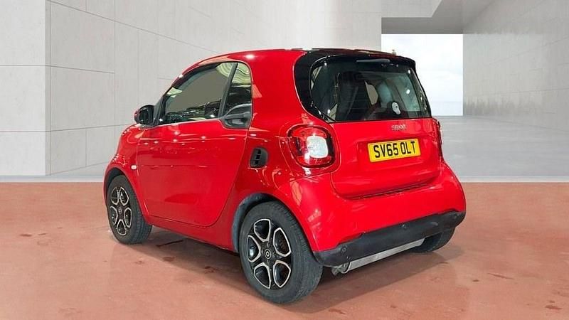 Used Smart ForTwo Coupé Premium 90 HP (66 kW) 2015 Red Coupe