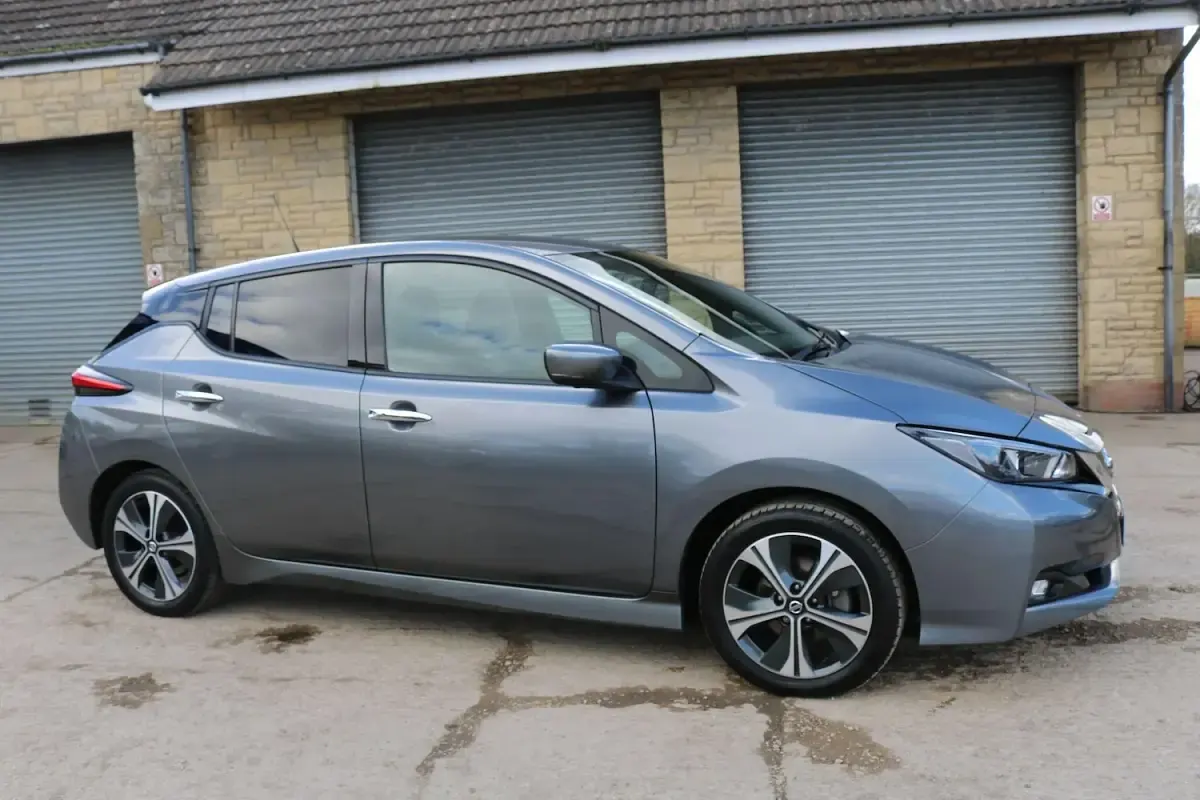 Used Nissan Leaf N-Connecta 110 kW (150 HP) 2020 Grey Hatchback
