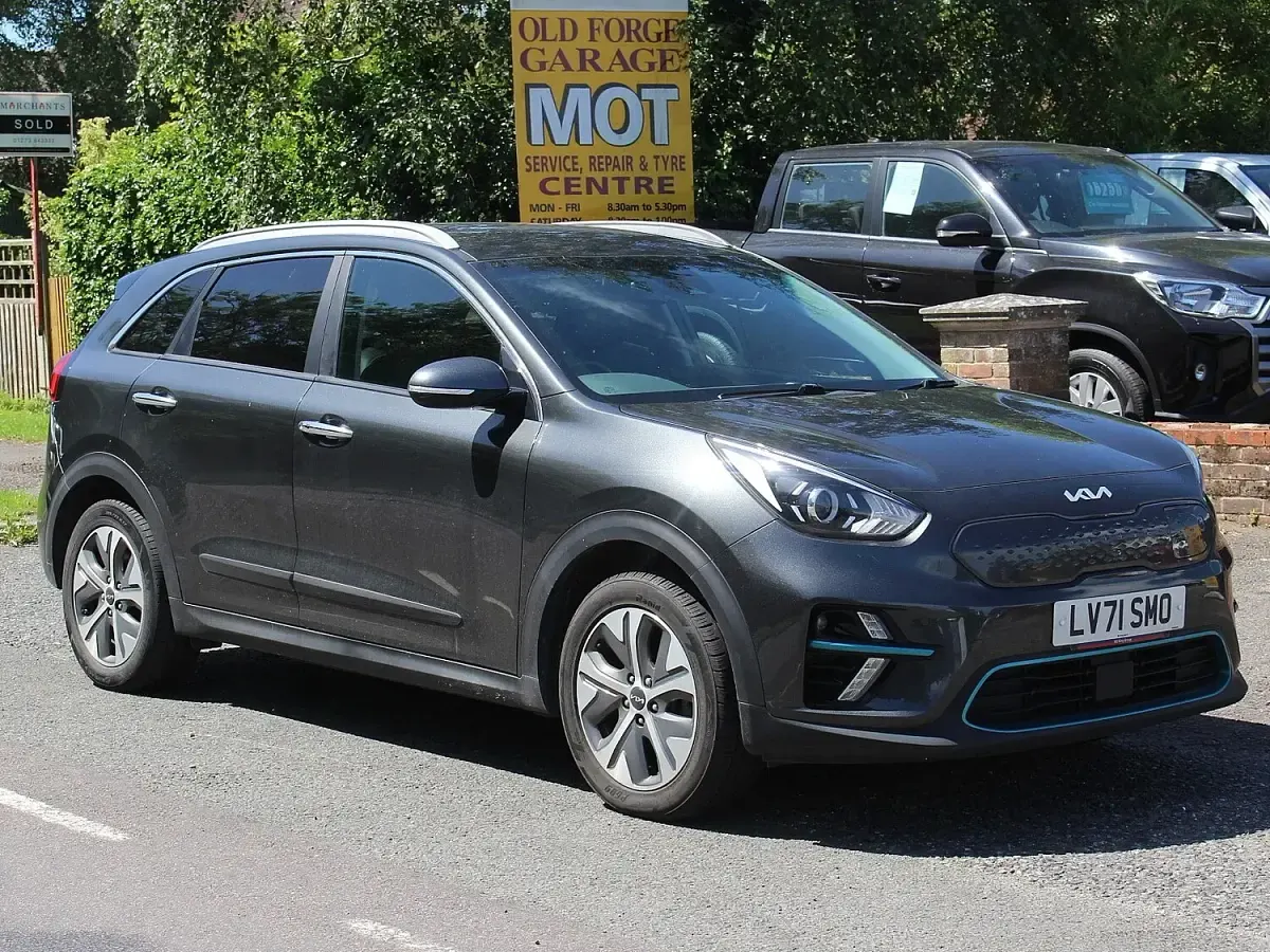 Used Kia Niro 150 kW (204 HP) 2021 Grey SUV
