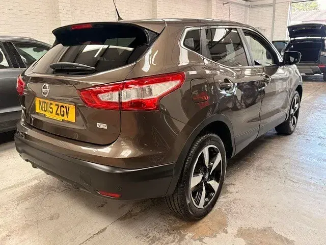 Used Nissan Qashqai N-TEC 163 HP (119 kW) 2015 Beige SUV