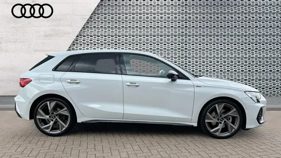 Used Audi A3 Black Edition 150 HP (110 kW) 2025 White
