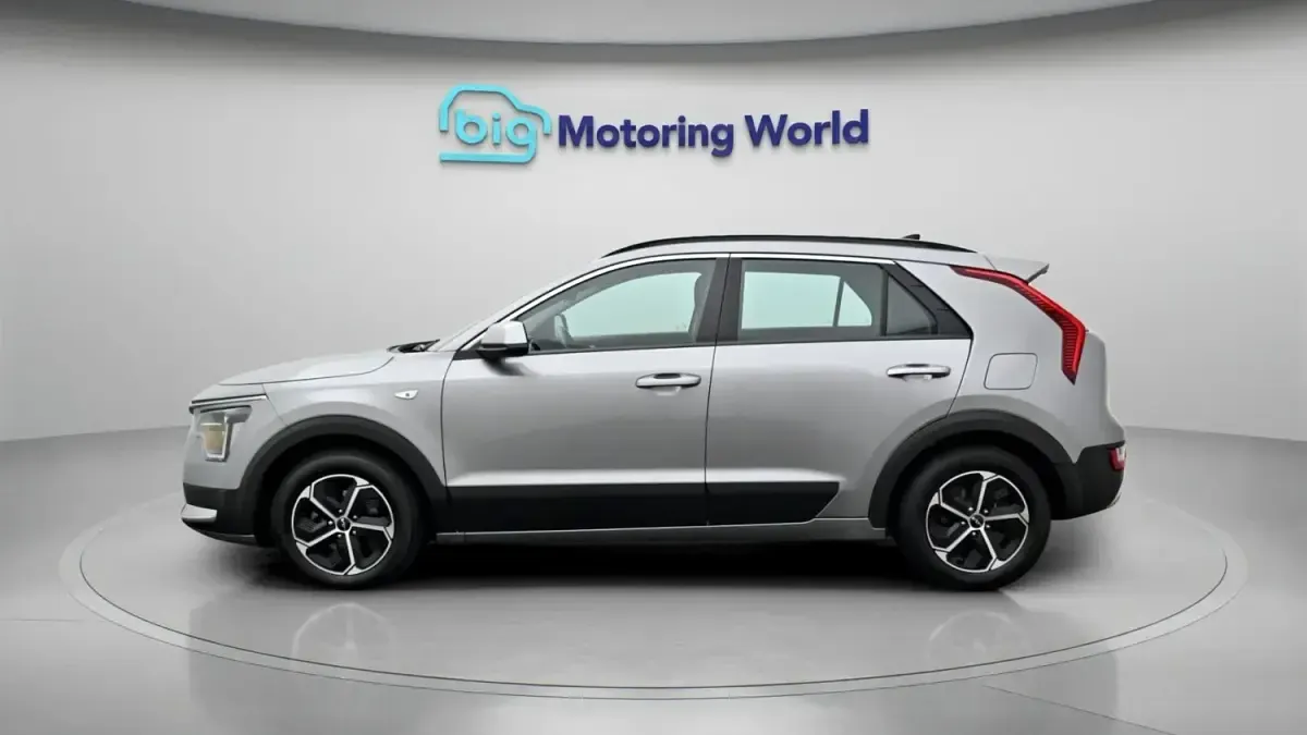Gebraucht Kia Niro 141 PS (103 kW) 2023 Grau SUV