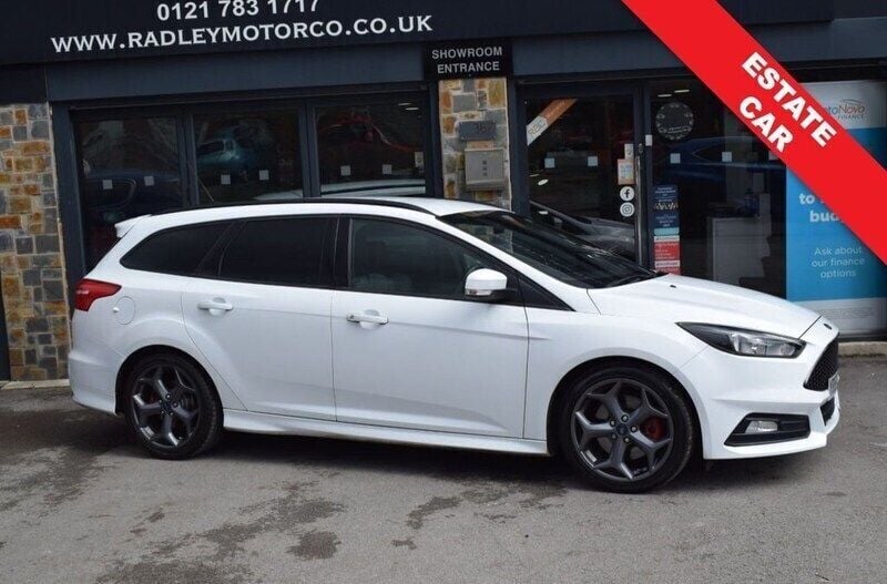 White Used 2015 Ford Focus ST Estate | £11,300 (Fair price) - Image 1/4