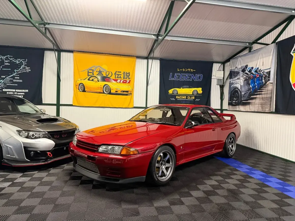 Used Nissan Skyline 812 HP (597 kW) 1990 Red Coupe