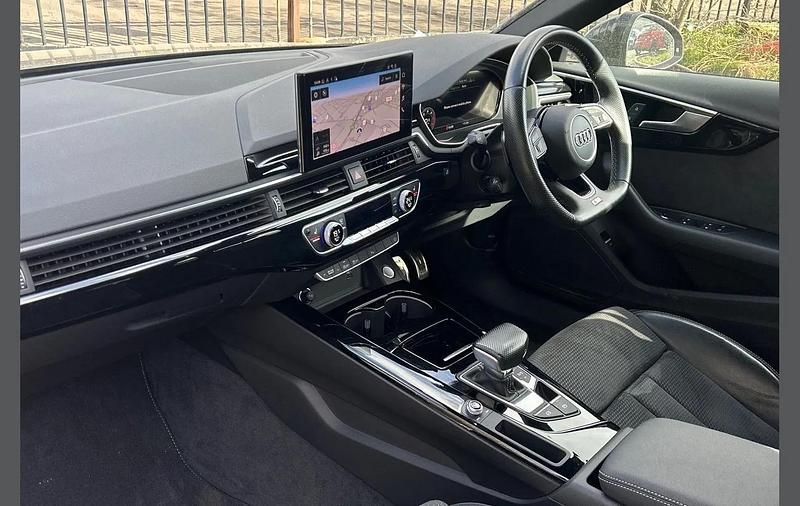 Used Audi A4 Black Edition 161 HP (118 kW) 2021 Daytona gray pearlescent Estate