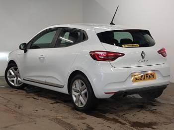 Used Renault Clio V Play 72 HP (52 kW) 2020 White Hatchback