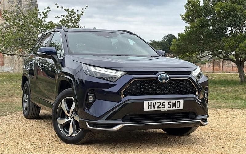 Used 2025 Toyota RAV4 Hybrid Design SUV | £36,407 (Fair price) - Image 1/2