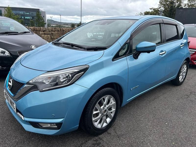 Begagnad Nissan Note 2025 Blå Halvkombi