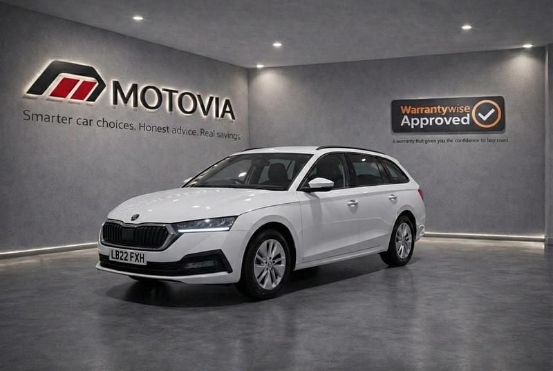 Used Skoda Octavia SE Technology 116 HP (85 kW) 2022 White Estate