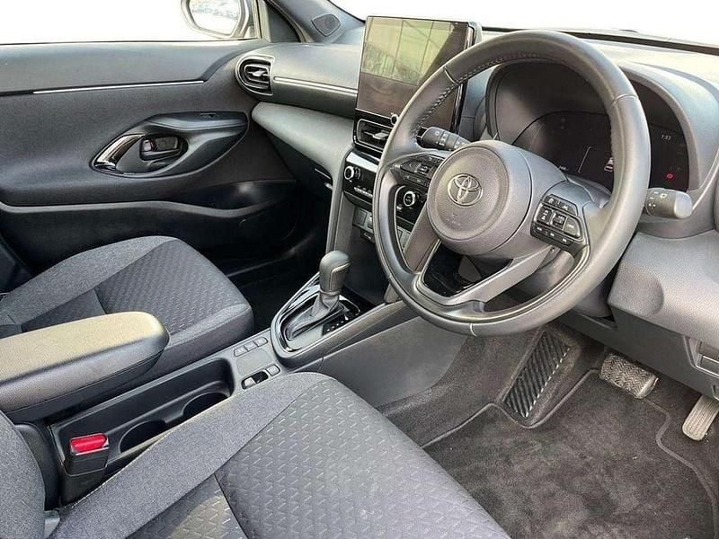 Used Toyota Yaris Cross Design 113 HP (83 kW) 2025 Black SUV