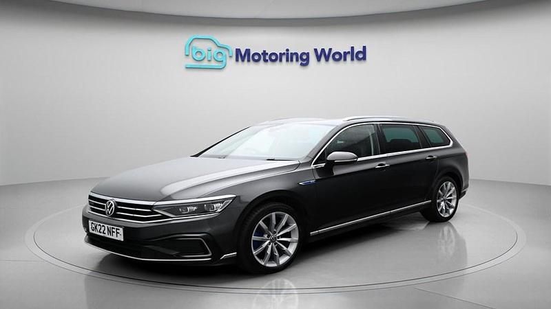 Used VW Passat Advance 218 HP (160 kW) 2022 Grey Estate