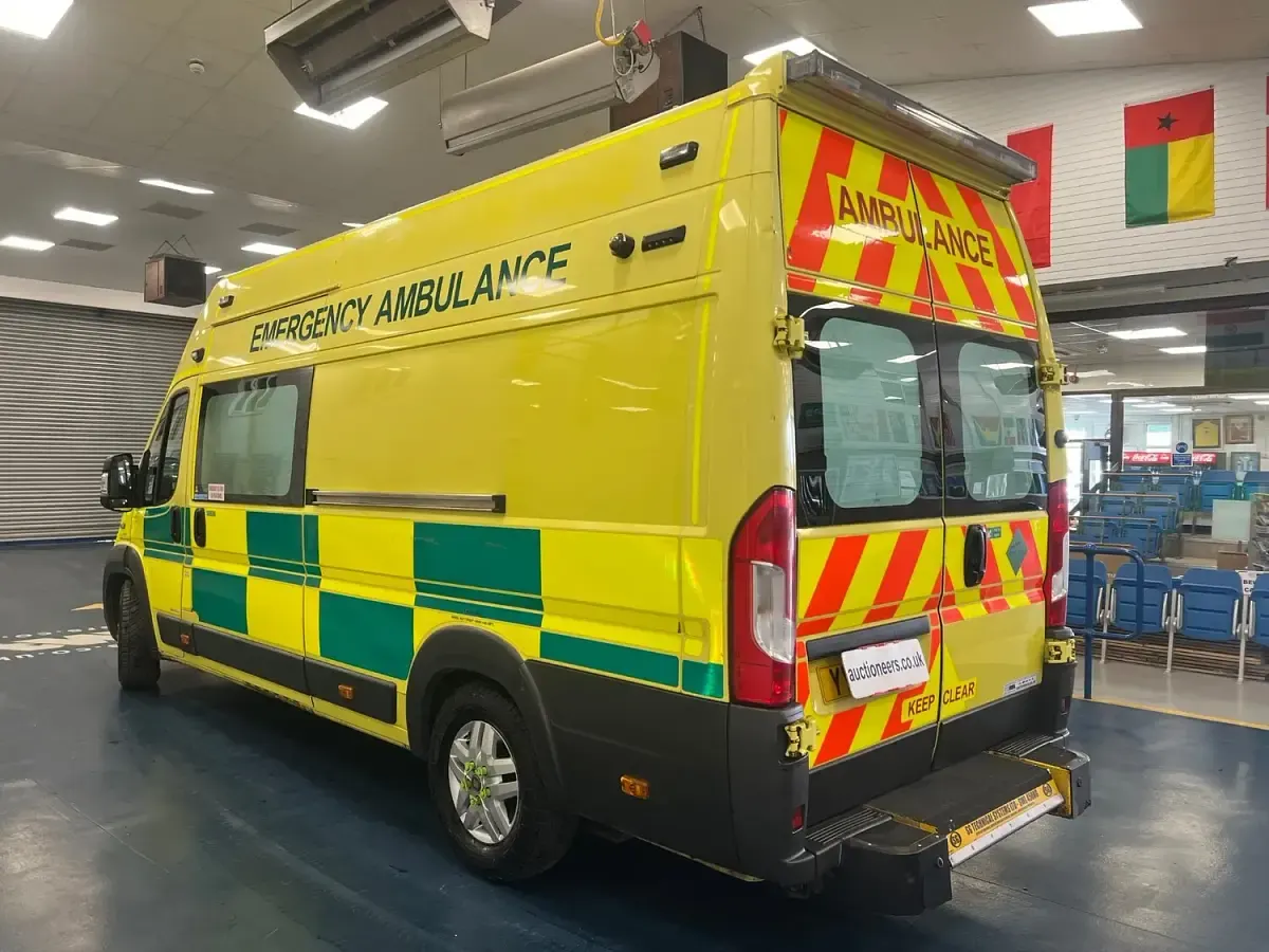 Used Fiat Ducato 180 HP (132 kW) 2017 Yellow Van