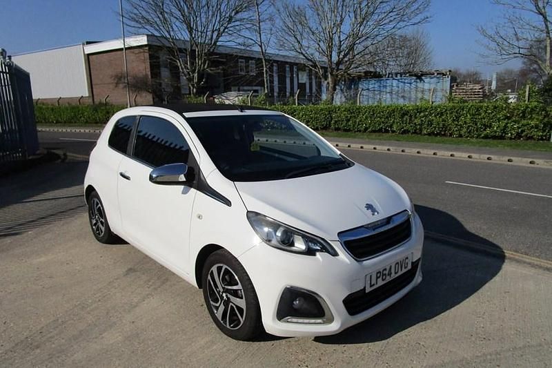 Used Peugeot 108 Allure 82 HP (60 kW) 2015 White Hatchback