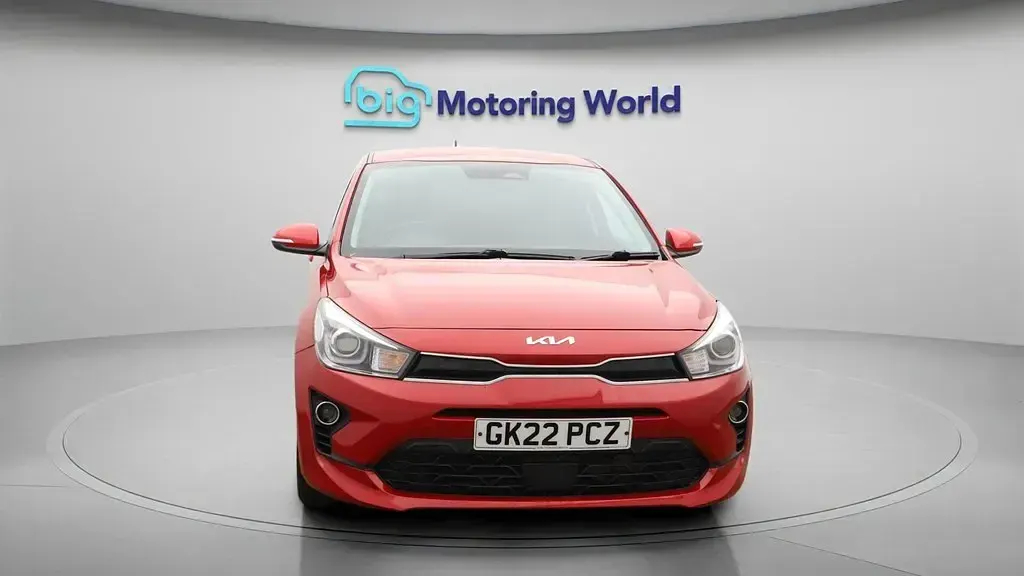 Używany Kia Rio 99 KM (72 kW) 2022 Czerwony Hatchback