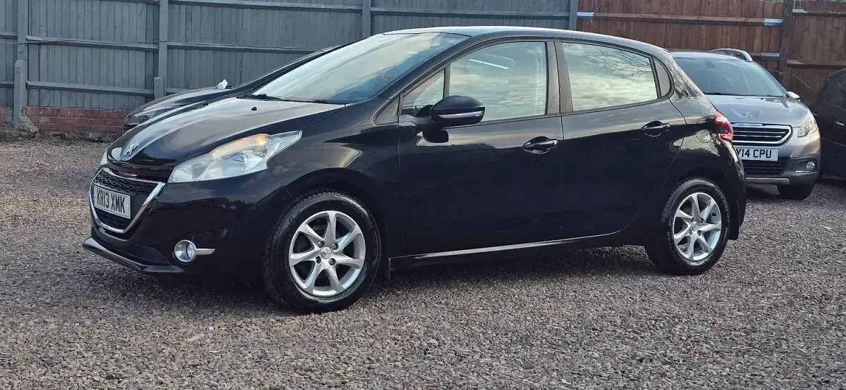 Used Peugeot 208 Active 82 HP (60 kW) 2013 Black Hatchback