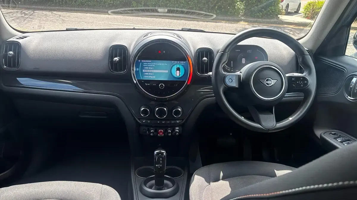 Used Mini Cooper Countryman Classic 136 HP (100 kW) 2023 Island blue SUV