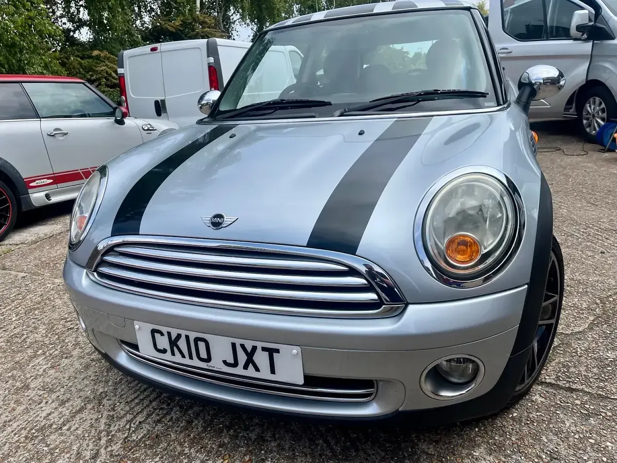 Used Mini Cooper Hatch 122 HP (89 kW) 2010 Silver Hatchback