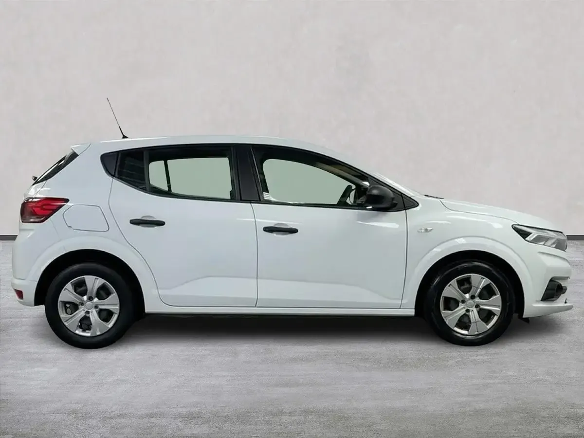 Used Dacia Sandero Essentiel 90 HP (66 kW) 2023 White Hatchback