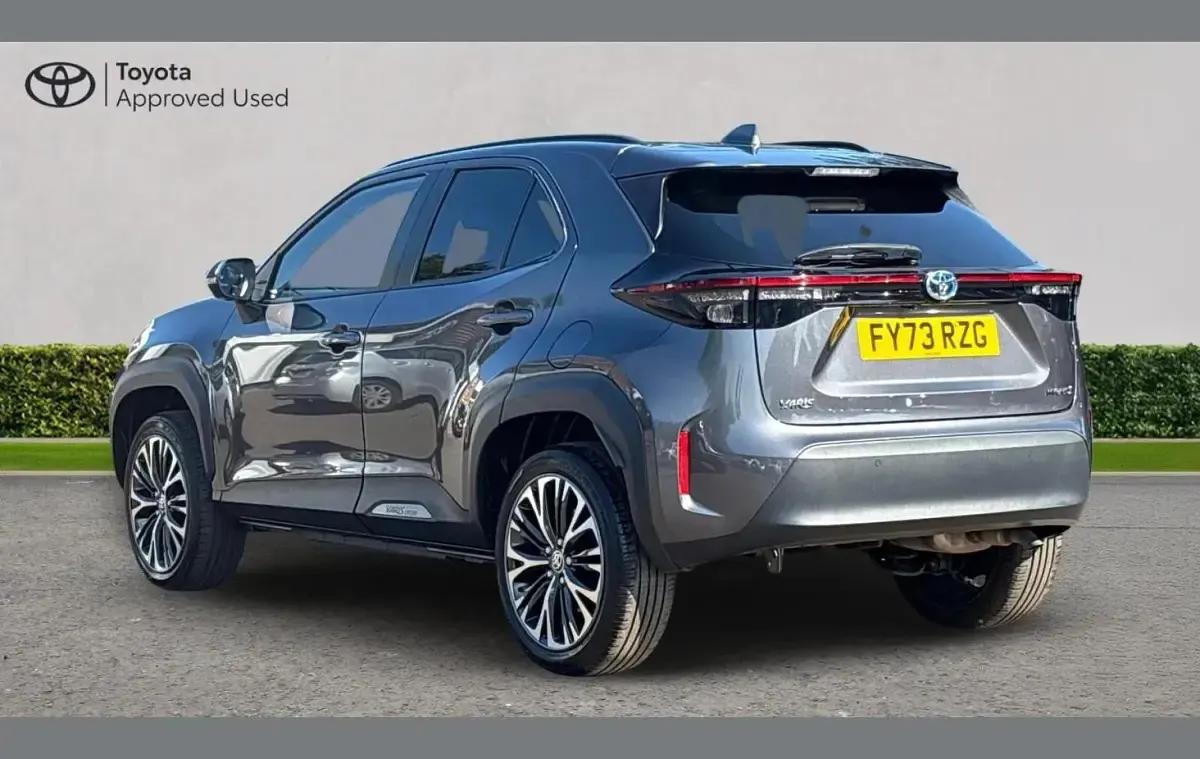 Used Toyota Yaris Cross 113 HP (83 kW) 2023 Grey SUV