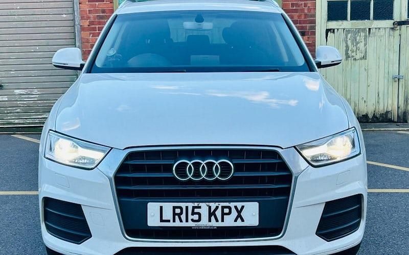 Used Audi Q3 Design 150 HP (110 kW) 2015 White SUV