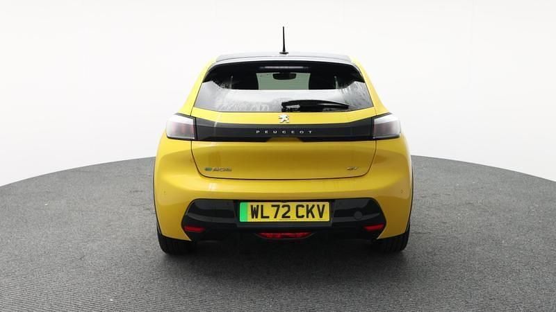 Second-hand Peugeot e-208 Premium 100 kW (136 CP) 2022 Galben Hatchback