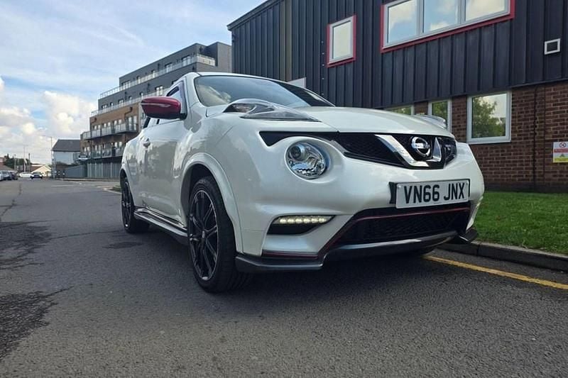 Used Nissan Juke Nismo RS 214 HP (157 kW) 2016 White SUV