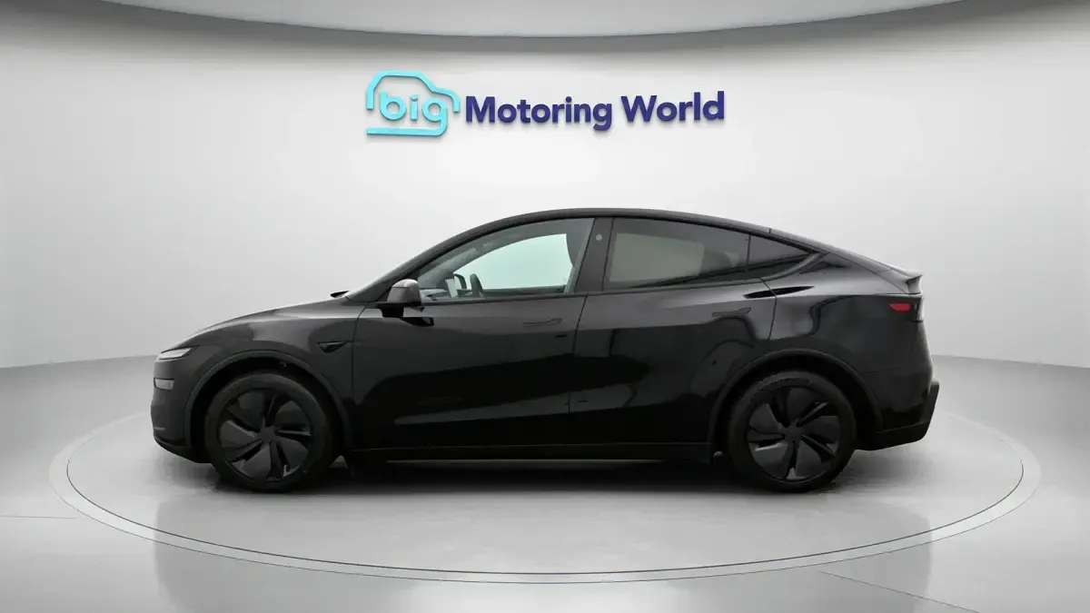 Used Tesla Model Y RWD 378 kW (514 HP) 2025 Black SUV