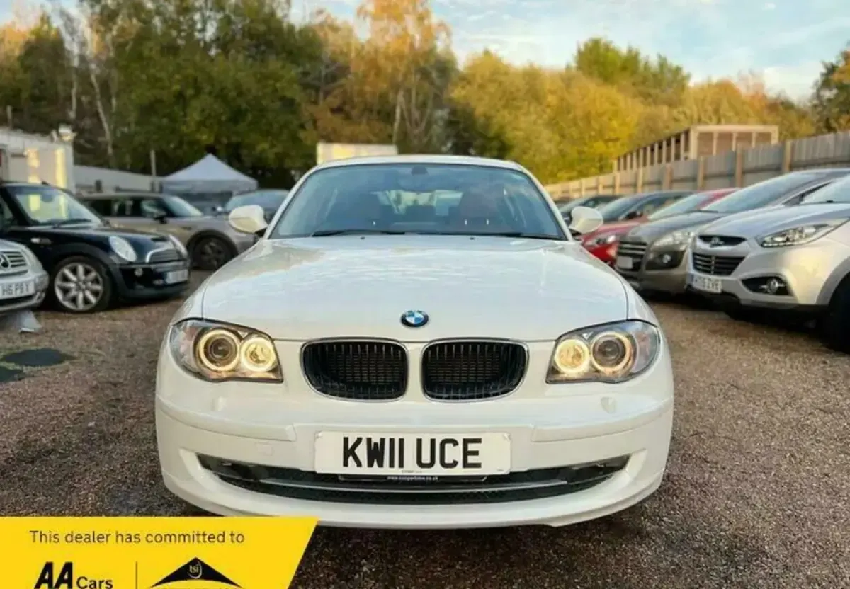 Used BMW 116 Sport Line 2011 White Hatchback