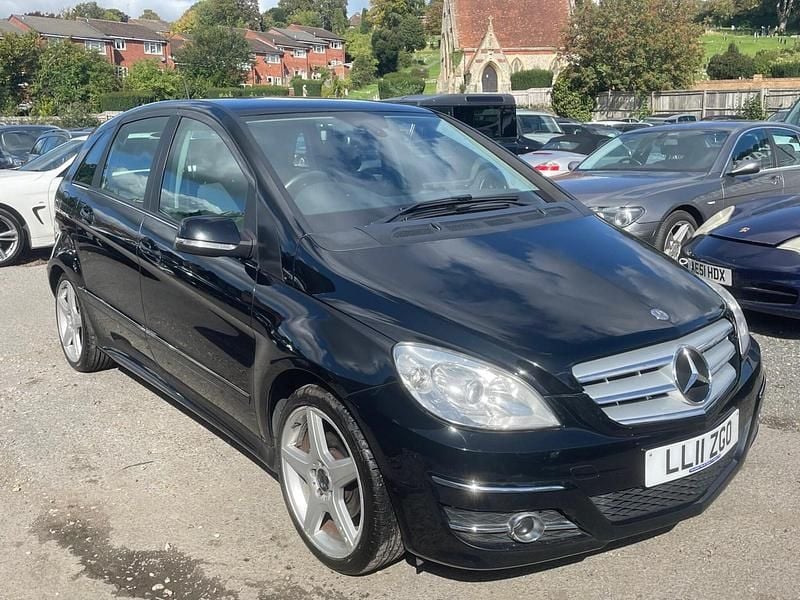 Black Used 2011 Mercedes B180 MPV | £3,999 (Expensive) - Image 1/4