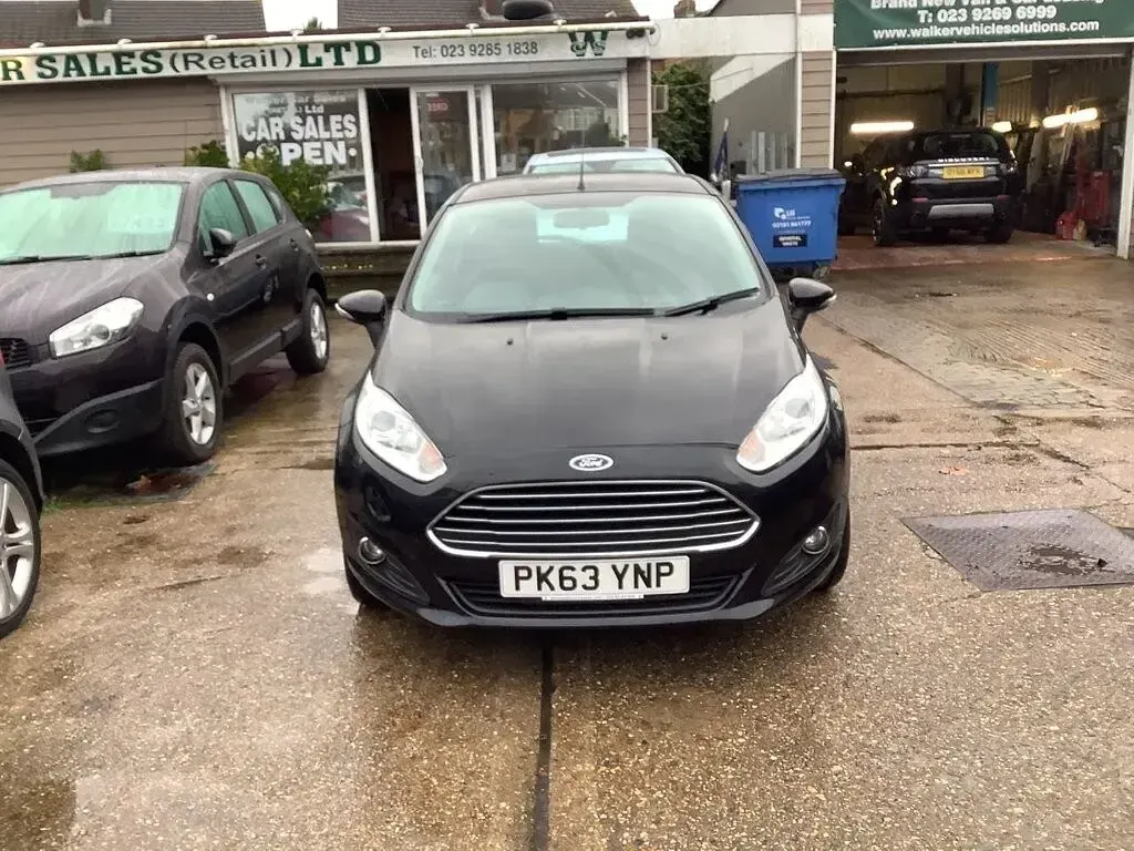 Used Ford Fiesta Zetec 82 HP (60 kW) 2013 Black Hatchback