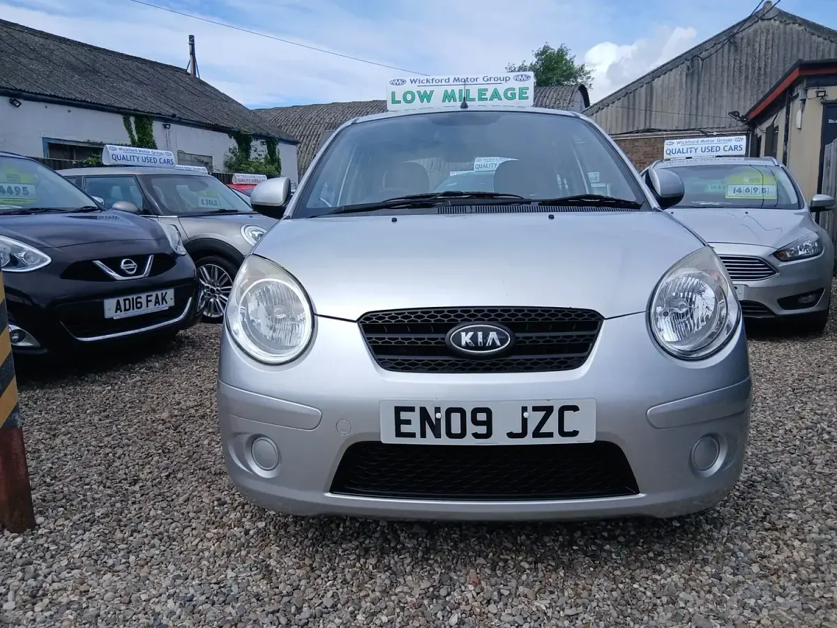 Used Kia Picanto 61 HP (44 kW) 2009 Silver Hatchback