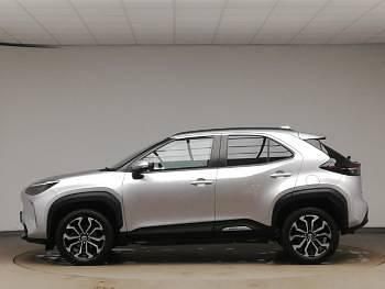 Used Toyota Yaris Hybrid Design 116 HP (85 kW) 2023 Silver Estate