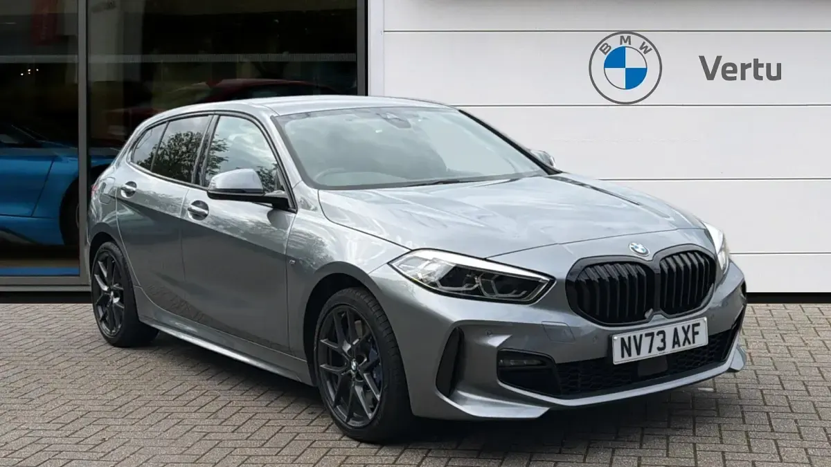 Begagnad BMW 118 M Sport 136 HK (100 kW) 2023 Halvkombi