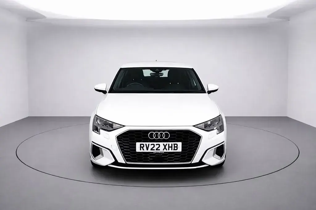 Used Audi A3 Sportback Sport 204 HP (150 kW) 2022 White Hatchback