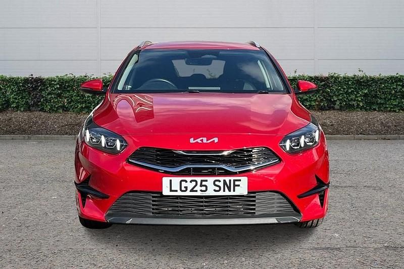 Used Kia Ceed 138 HP (101 kW) 2025 Red Hatchback