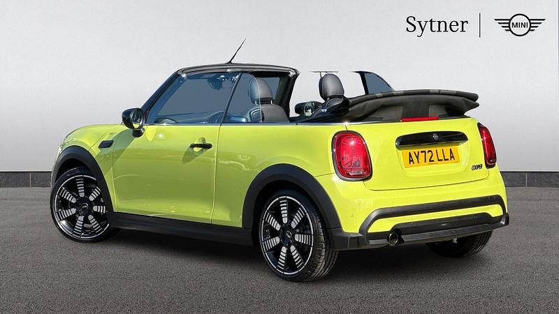 Used Mini Cooper Exclusive 134 HP (98 kW) 2022 Yellow Hatchback