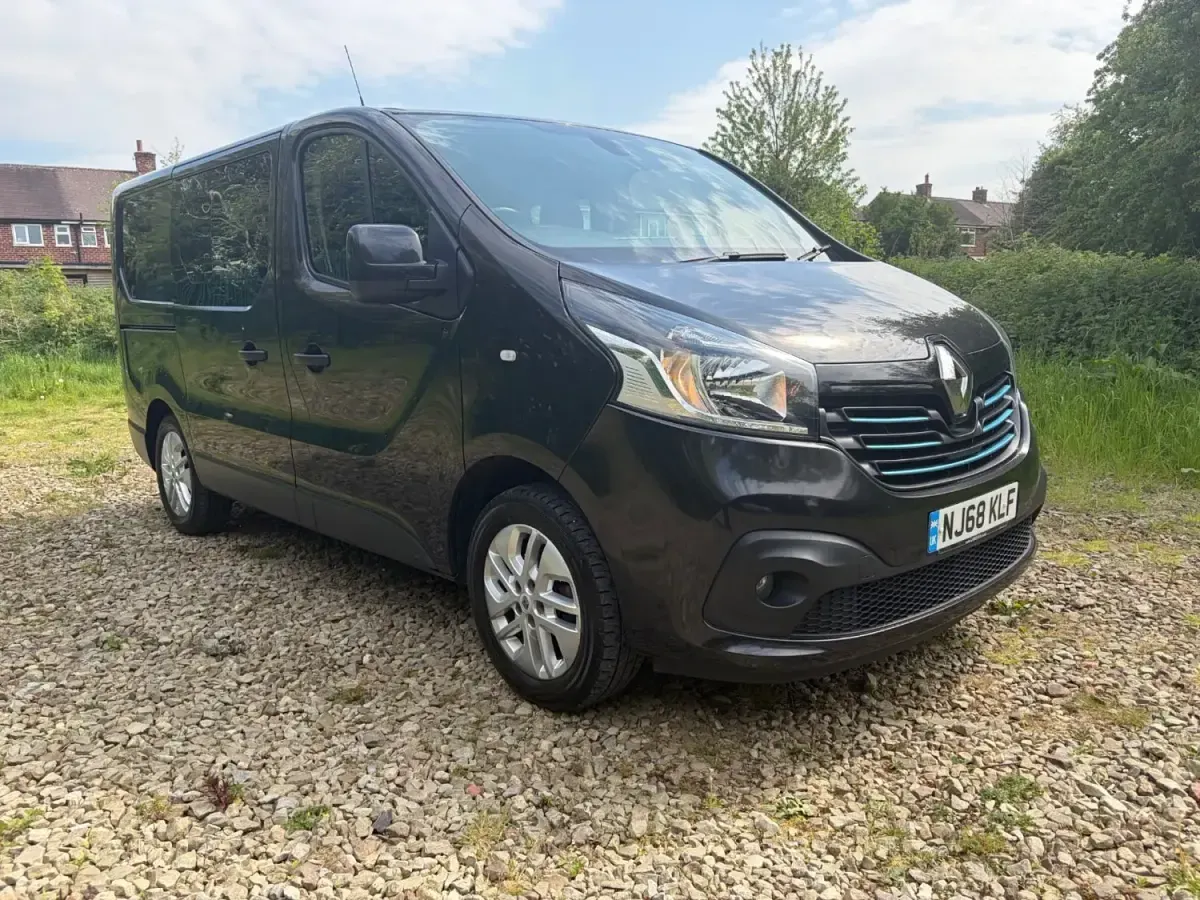 Usado Renault Trafic 2018 Preto Monovolume