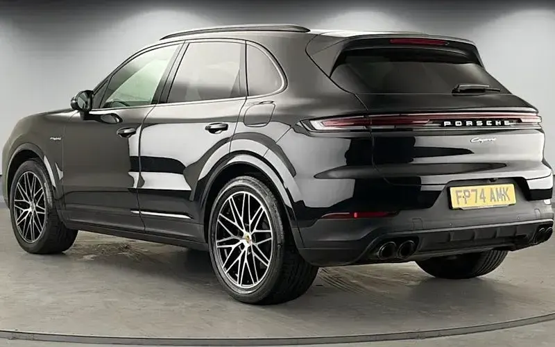 Usado Porsche Cayenne 470 HP (345 kW) 2024 Preto SUV