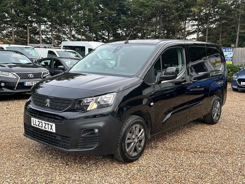 Black Used 2023 Peugeot Partner Premium Van | £15,000 (Good price) - Image 1/4
