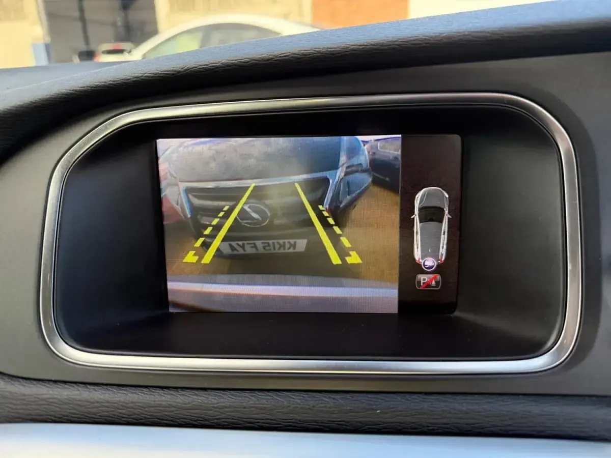 Usado Volvo V40 Momentum 2018 Prateado Citadino