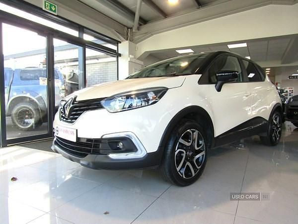 Used Renault Captur Iconic 2019 Cream/black SUV