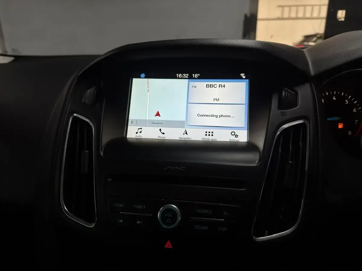 Used Ford Focus Zetec 125 HP (91 kW) 2018 Blue Hatchback