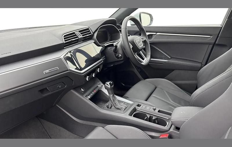 Used Audi Q3 S-Line 150 HP (110 kW) 2024 White SUV