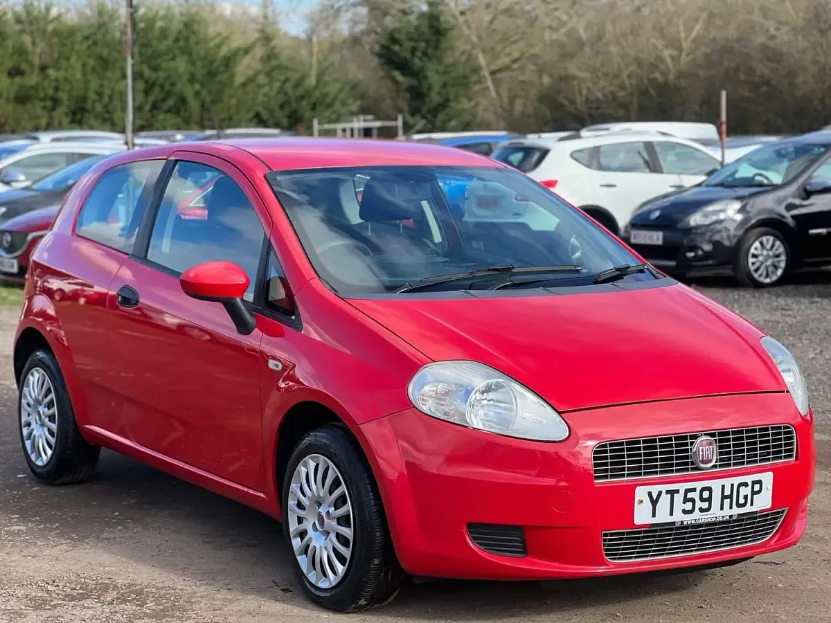 Używany Fiat Grande Punto Active 77 KM (56 kW) 2009 Czerwony Hatchback